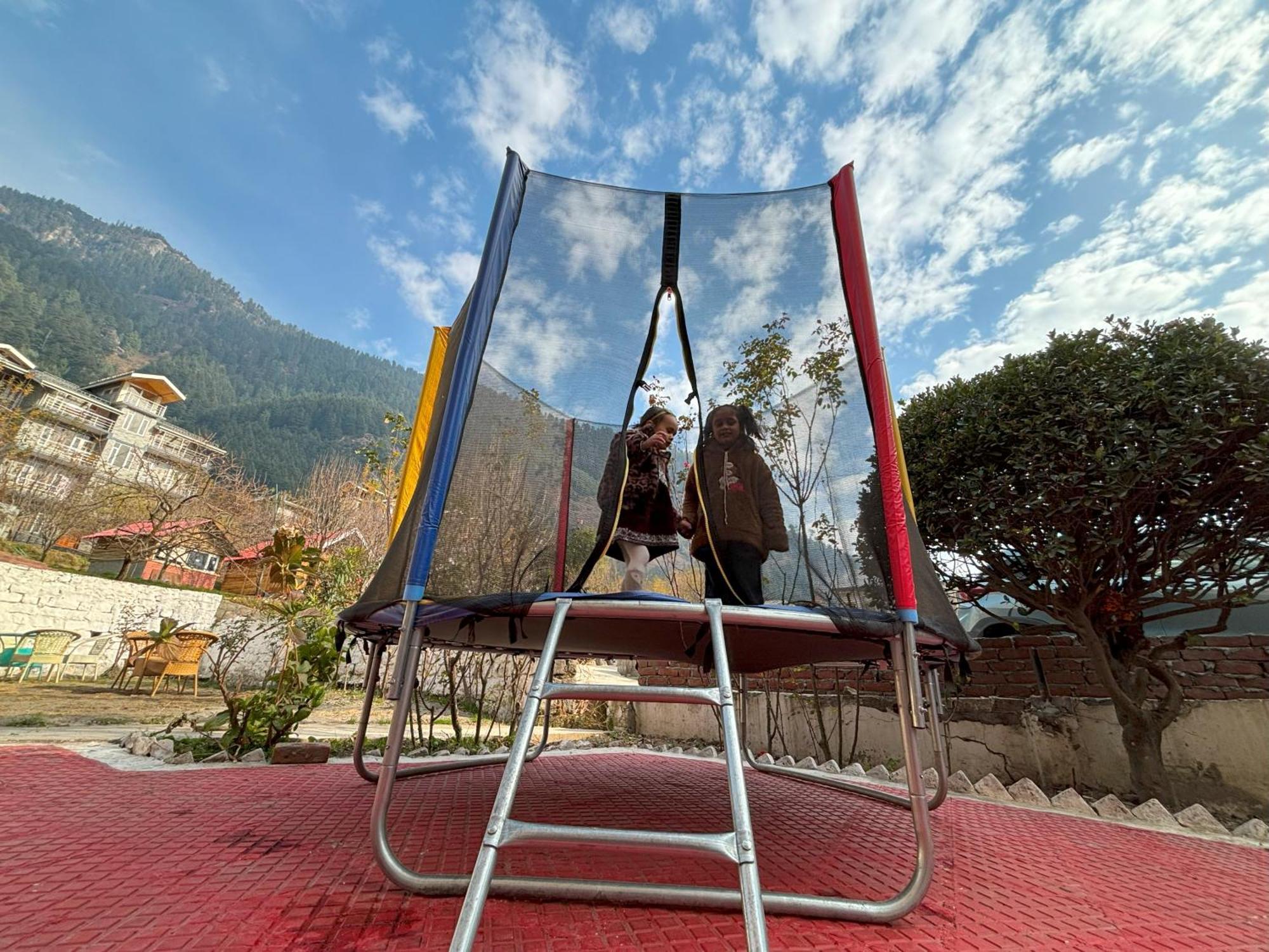 Hill River Resort - Central Heated & Air Cooled - Near Mall Road , Best Property Of Manali 2024- 2025 外观 照片