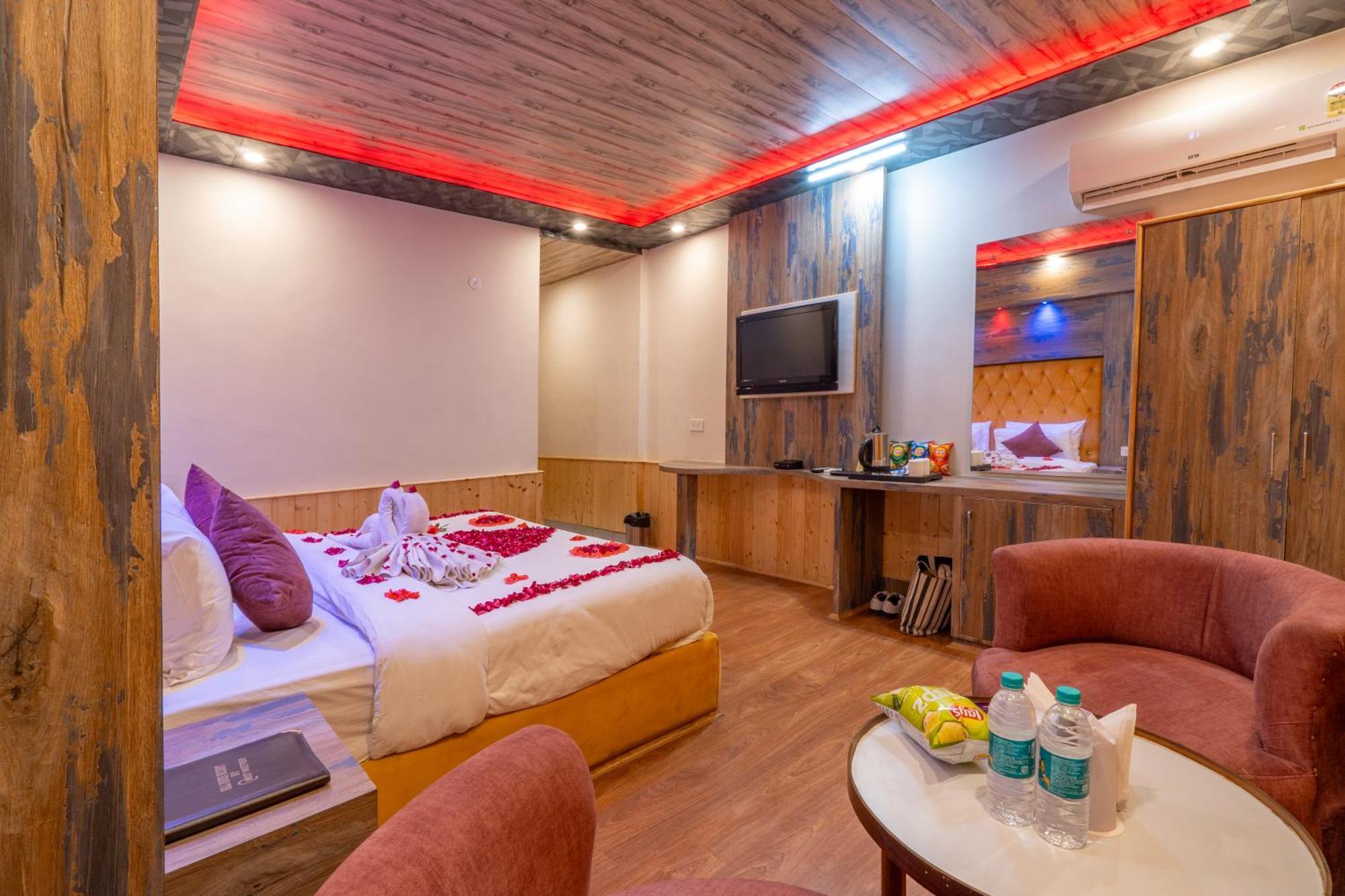 Hill River Resort - Central Heated & Air Cooled - Near Mall Road , Best Property Of Manali 2024- 2025 外观 照片